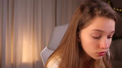 Kiki online show from October 18, 3:46 pm