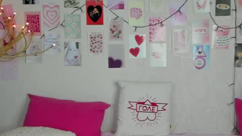 Snapshot of little_radiant_sun chatting on April 28, 8:30 am Kriss online show from April 28, 8:30 am