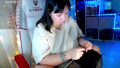 Snapshot of little_raiden chatting on November 14, 2:54 am little_raiden online show from November 14, 2:54 am