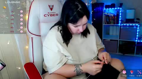 Snapshot of little_raiden chatting on November 20, 2:45 am little_raiden online show from November 20, 2:45 am