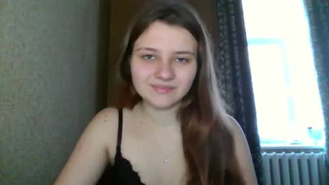 little_shygirl_ online show from February 2, 6:58 am