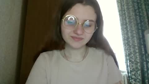little_shygirl_ online show from March 3, 1:20 pm