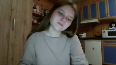 little_shygirl_ online show from September 18, 3:41 am