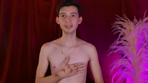 Snapshot of little_twiink chatting on May 6, 12:30 am Juan Ferrer online show from May 6, 12:30 am