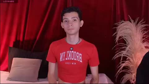 Snapshot of little_twiink chatting on June 19, 2:10 pm Juan Ferrer online show from June 19, 2:10 pm