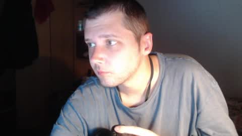 littlealien7 online show from April 16, 8:37 am