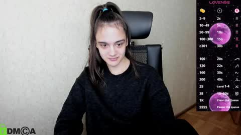 littleashleyy online show from April 23, 8:33 pm