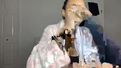 Snapshot of littlecutiechloe chatting on February 6, 10:46 pm LittleCutieChloe online show from February 6, 10:46 pm