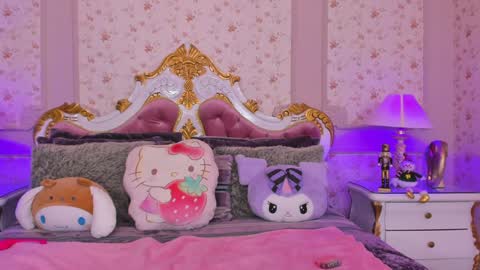 Snapshot of littlecuties chatting on December 9, 4:34 am Violet Alyson online show from December 9, 4:34 am