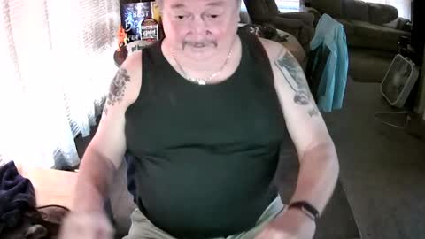 Littled83057 online show from June 12, 7:13 pm