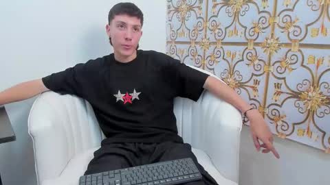 DANNY online show from November 25, 7:03 pm