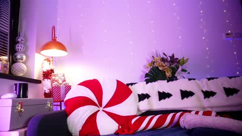 Emily Hill online show from December 19, 9:11 pm