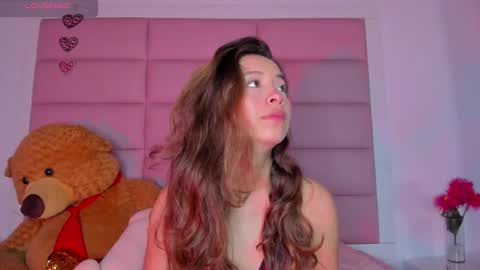 Snapshot of littlee_emma_ chatting on January 10, 3:18 am littlee_emma_ online show from January 10, 3:18 am