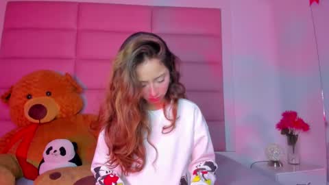 Snapshot of littlee_emma_ chatting on February 27, 3:14 am littlee_emma_ online show from February 27, 3:14 am