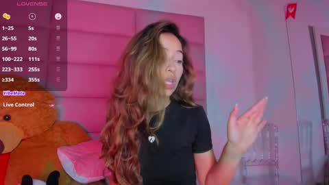 Snapshot of littlee_emma_ chatting on March 9, 3:11 am littlee_emma_ online show from March 9, 3:11 am