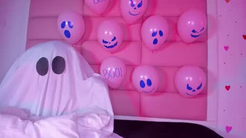 Snapshot of littlee_emma_ chatting on October 12, 3:16 am littlee_emma_ online show from October 12, 3:16 am