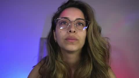 littlee_emma_ online show from July 5, 12:39 am