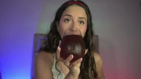 littlee_emma_ online show from July 17, 1:01 am