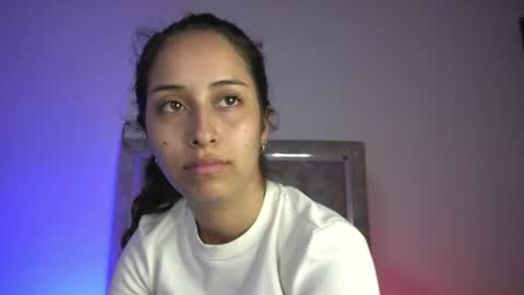 littlee_emma_ online show from July 21, 11:40 pm