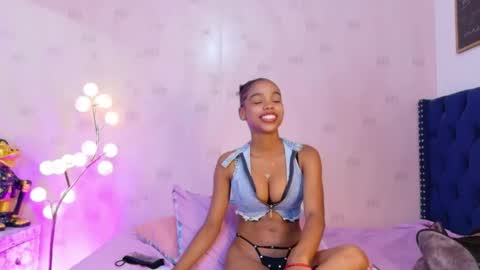 Snapshot of littleebonymommy chatting on May 2, 7:35 am Tania online show from May 2, 7:35 am