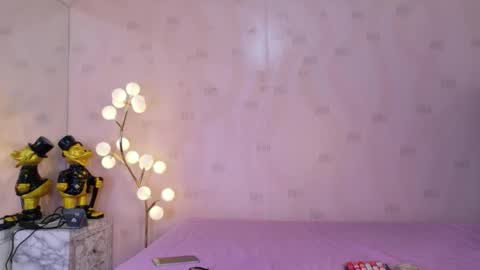 Snapshot of littleebonymommy chatting on May 14, 7:53 pm Tania online show from May 14, 7:53 pm