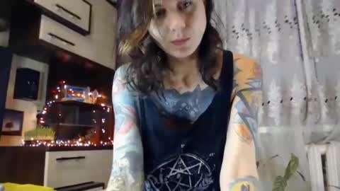 Snapshot of littlehappines chatting on February 1, 5:47 pm littlehappines online show from February 1, 5:47 pm