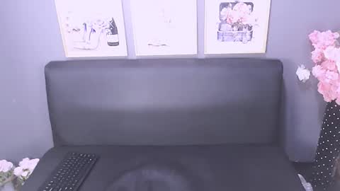 Snapshot of littleindianmilf chatting on January 3, 8:54 am littleindianmilf online show from January 3, 8:54 am