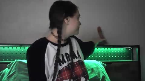 Snapshot of littlejessielov chatting on September 29, 6:51 am Jessie online show from September 29, 6:51 am