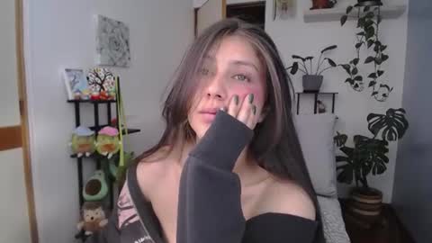 Snapshot of littlelaksmi chatting on June 19, 10:13 pm Laksmi online show from June 19, 10:13 pm