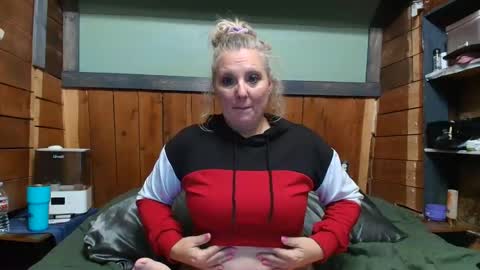 lisanixs online show from April 19, 2:33 am