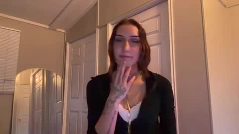 littlemadimade online show from May 2, 1:10 am