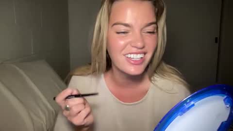 Snapshot of littlemaryjane19 chatting on March 7, 5:51 am Marciabrady online show from March 7, 5:51 am