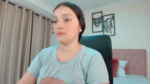 Sarahs Room online show from June 25, 8:24 pm