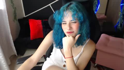 LAUREN online show from September 17, 5:47 pm