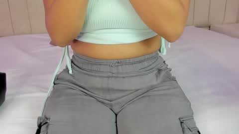 Snapshot of littleoliviia_ chatting on January 9, 1:13 pm im olivia IG littleolivia01 online show from January 9, 1:13 pm