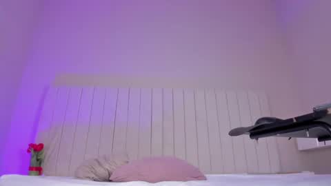 Snapshot of littleoliviia_ chatting on January 11, 4:03 pm im olivia IG littleolivia01 online show from January 11, 4:03 pm