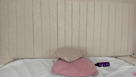 Snapshot of littleoliviia_ chatting on January 13, 4:30 pm im olivia IG littleolivia01 online show from January 13, 4:30 pm