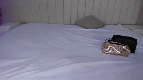 Snapshot of littleoliviia_ chatting on January 21, 1:22 pm im olivia IG littleolivia01 online show from January 21, 1:22 pm