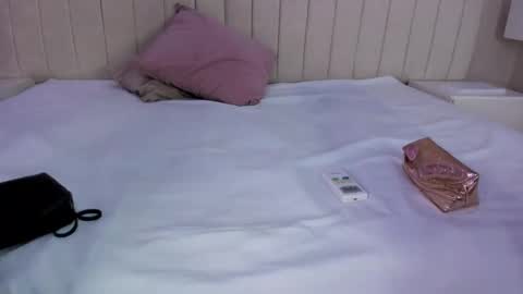 Snapshot of littleoliviia_ chatting on January 22, 1:00 pm im olivia IG littleolivia01 online show from January 22, 1:00 pm