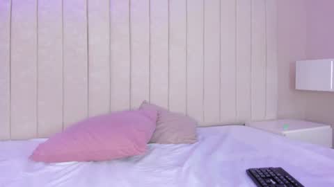 Snapshot of littleoliviia_ chatting on January 27, 7:13 pm im olivia IG littleolivia01 online show from January 27, 7:13 pm