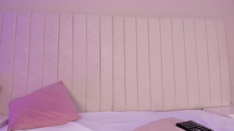 Snapshot of littleoliviia_ chatting on January 30, 7:04 pm im olivia IG littleolivia01 online show from January 30, 7:04 pm