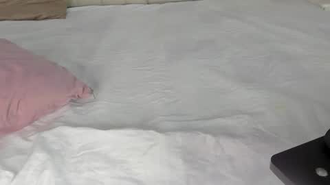 Snapshot of littleoliviia_ chatting on February 16, 1:05 pm im olivia IG littleolivia01 online show from February 16, 1:05 pm