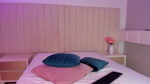 im olivia IG littleolivia01 online show from March 11, 2:01 pm