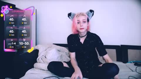 Snapshot of littlepinkcat chatting on April 26, 3:15 am Felix online show from April 26, 3:15 am