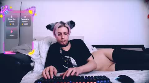 Snapshot of littlepinkcat chatting on May 30, 12:57 pm Felix online show from May 30, 12:57 pm