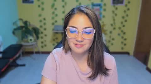 Mia  Wednesday to Sunday 730 am to 1030 am Colombian Hour D online show from April 17, 11:52 pm