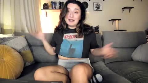 Snapshot of littlerowbo chatting on February 21, 6:36 am Allison D online show from February 21, 6:36 am