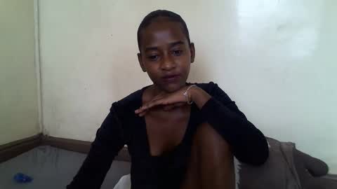 littlesandie online show from February 3, 8:02 am