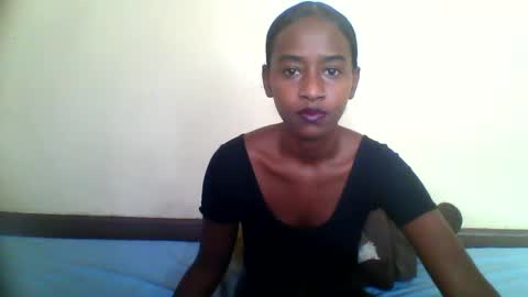 littlesandie online show from February 12, 5:15 am