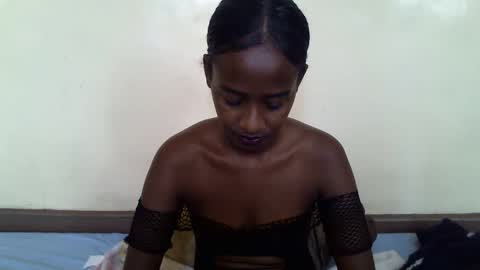 littlesandie online show from February 12, 8:16 am